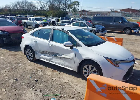 2022 Toyota Corolla Le z USA, uszkodzony, nr VIN 5YFEPMAE8NP322370